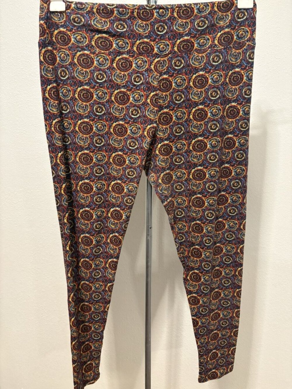 Lula Roe Leggings Yoga Pants  TC2 Tall Curvy Women Large 32X29 Geometric